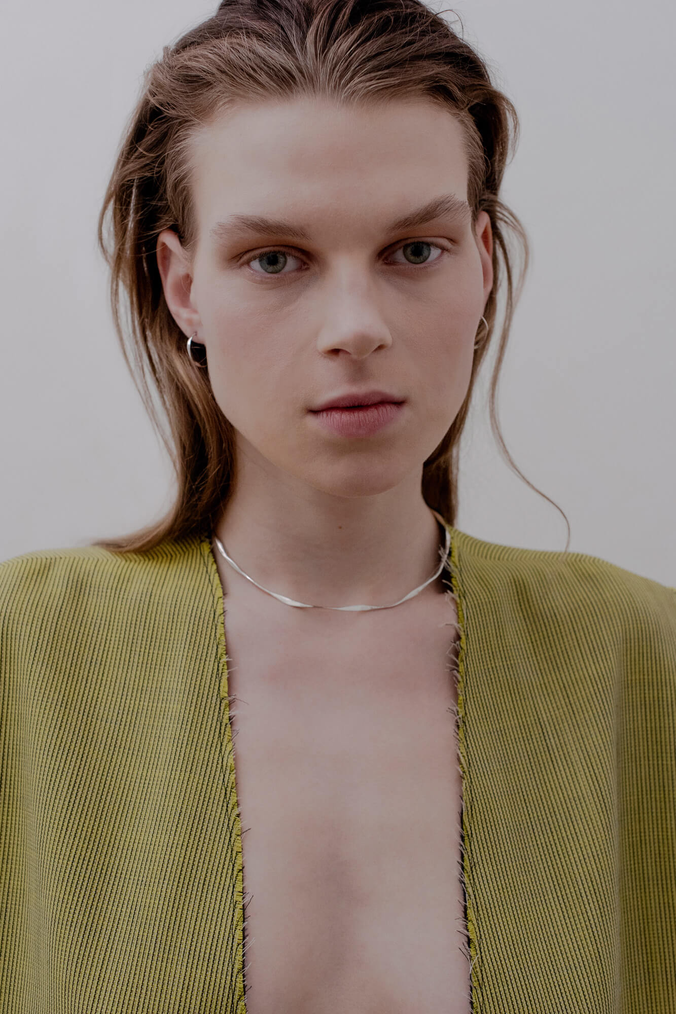 Hand-forged silver necklace no 13 by Johanna Gauder. Sustainable fine jewelry made in Berlin.