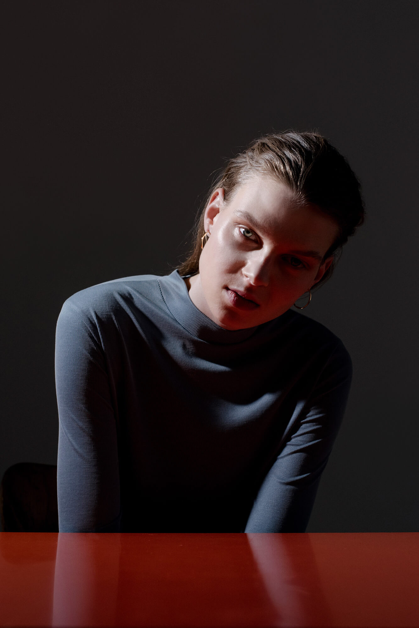 Golden Earring No 22 by Johanna Gauder. Sustainable fine jewelry made in Berlin.
